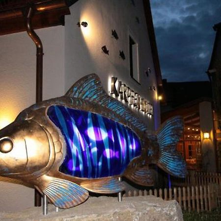 Karpfenhotel & Herrenhaus Im Gasthaus Sindel-Buckel 福伊希特旺根 外观 照片