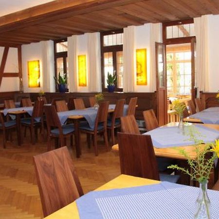 Karpfenhotel & Herrenhaus Im Gasthaus Sindel-Buckel 福伊希特旺根 外观 照片