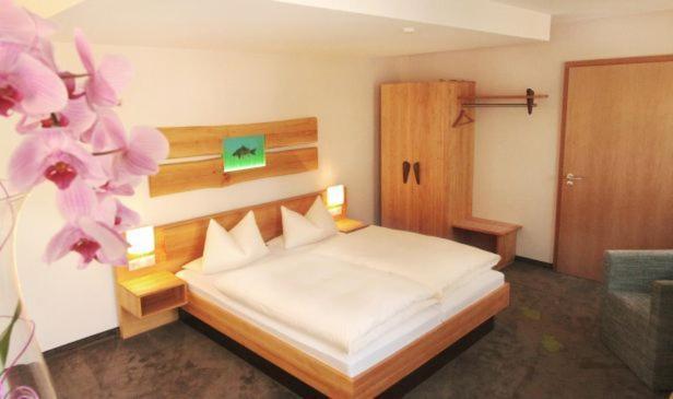 Karpfenhotel & Herrenhaus Im Gasthaus Sindel-Buckel 福伊希特旺根 客房 照片