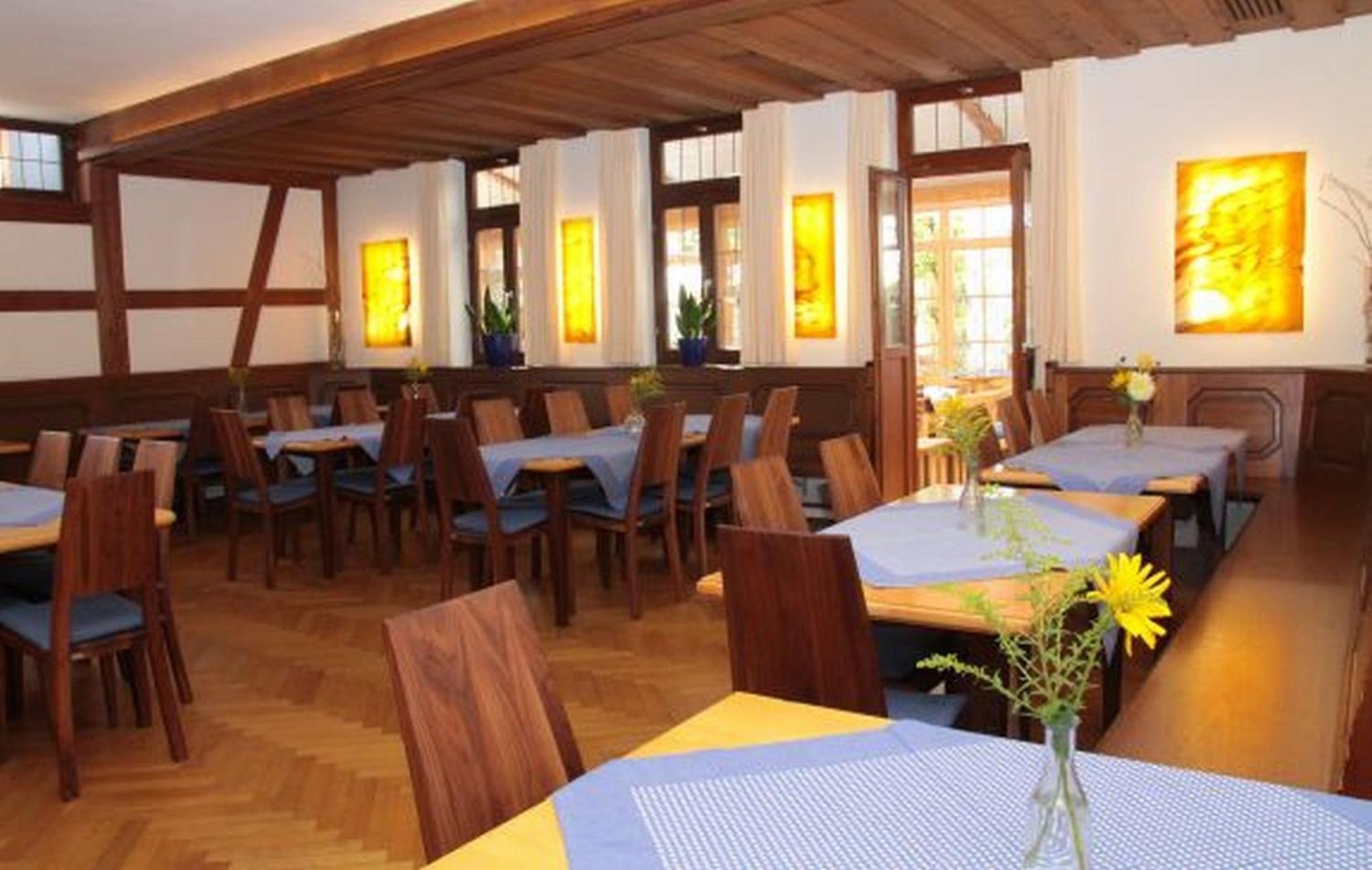 Karpfenhotel & Herrenhaus Im Gasthaus Sindel-Buckel 福伊希特旺根 外观 照片