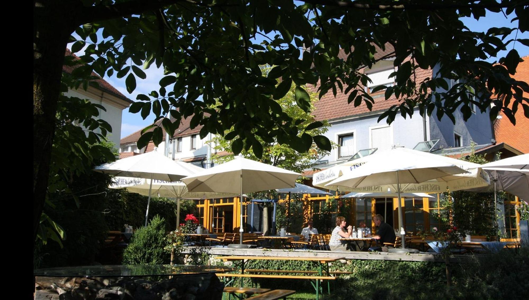 Karpfenhotel & Herrenhaus Im Gasthaus Sindel-Buckel 福伊希特旺根 外观 照片